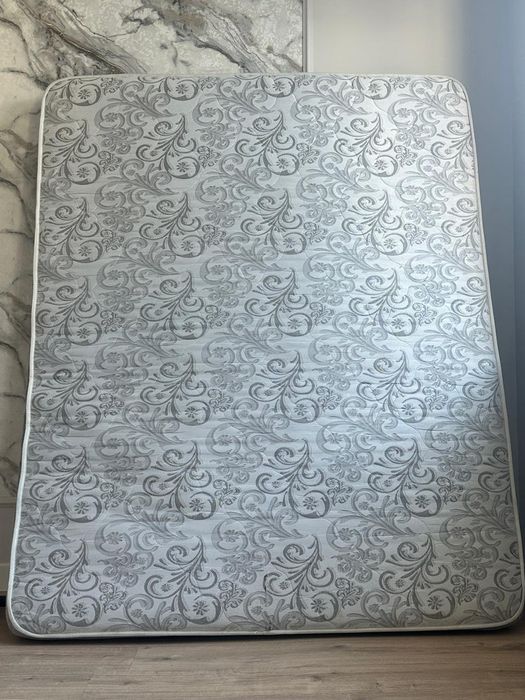 Срочно. Срочно. Срочно Продам 2-х спальный матрац размер 180/200