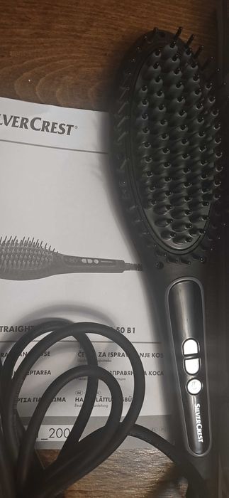 Продавам четка за изправяне на коса SILVERCREST