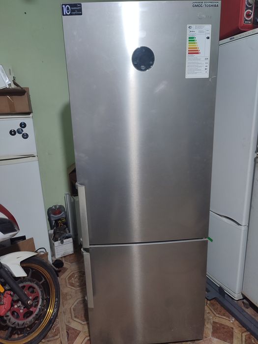 Продаю холодильник Midea