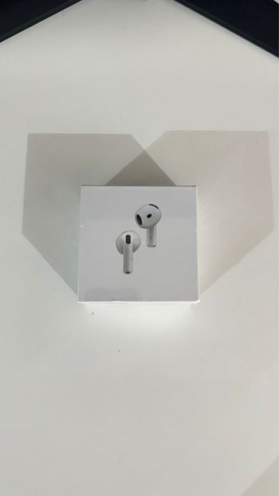 Apple AirPods 4 (noise cancelling)