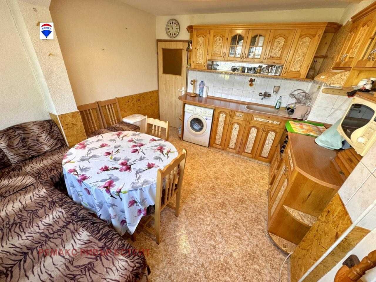 Двустаен апартамент за продажба кв. Чародейка Север