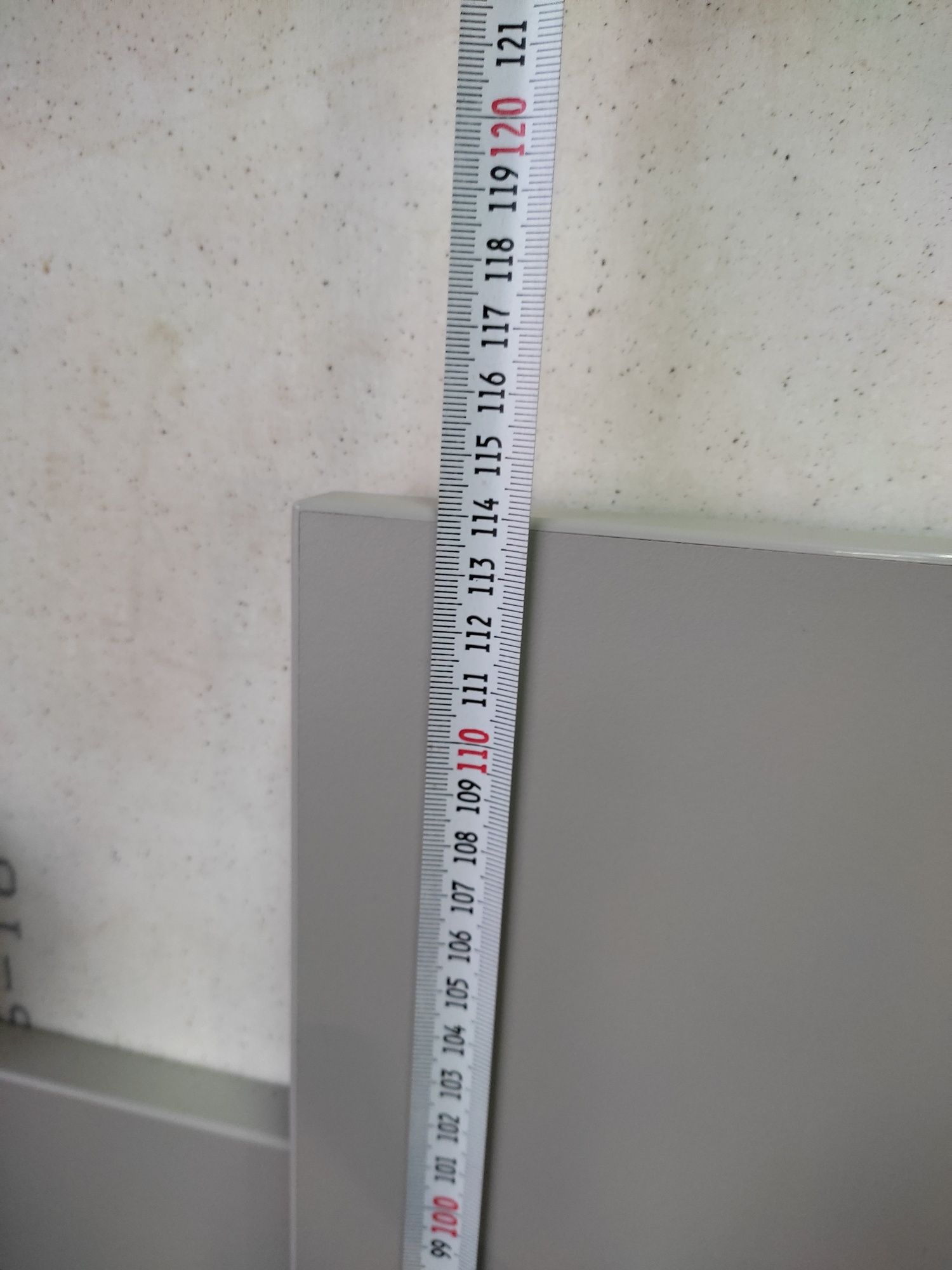 Нова стенна закачалка Каменно сиво 114/70см.