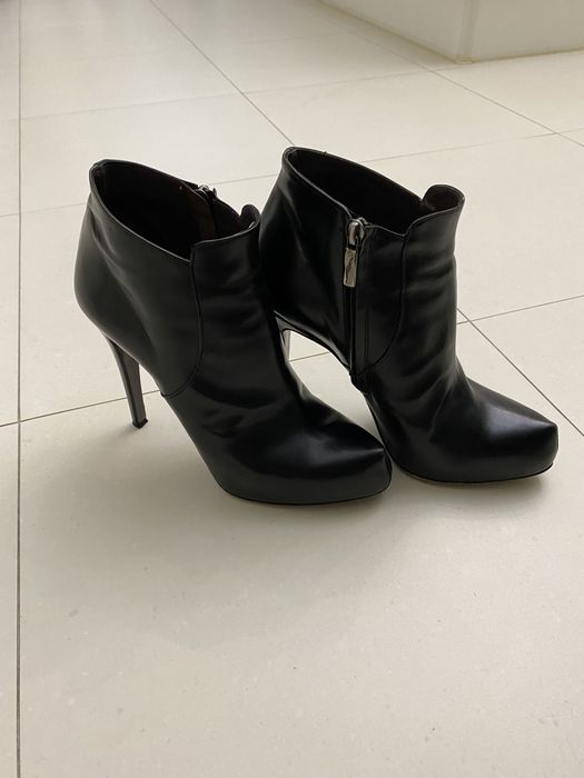 Botine din piele neagra BALDININI marimea 37