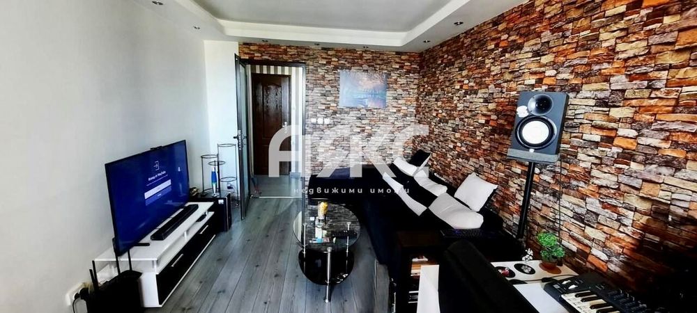 Двустаен обзаведен апартамент в кв. Люлин 1