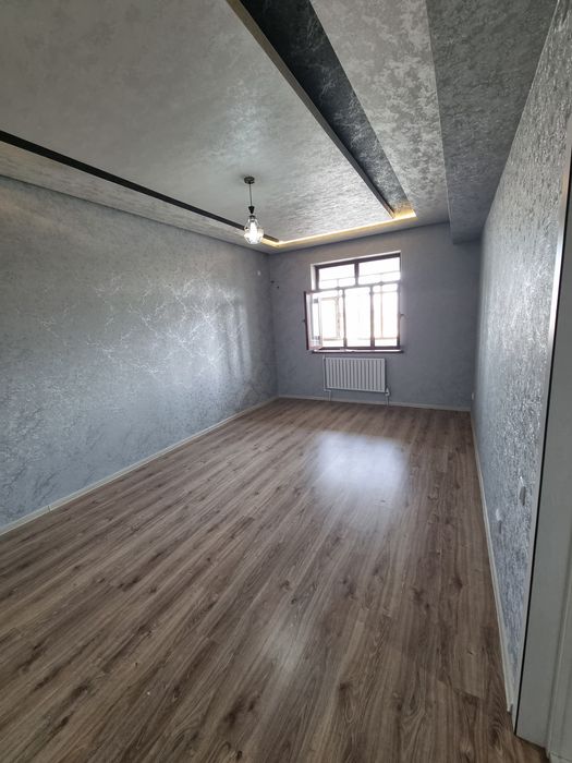 1 xona 2 xona qilinadigan kvartira Navoiy shaxri markazida