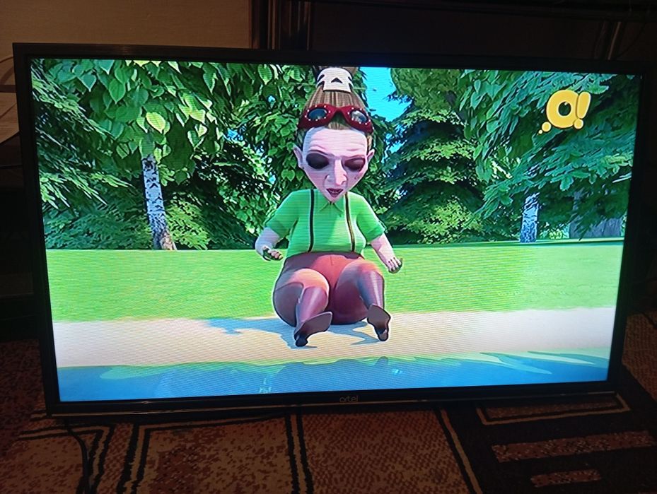 Продам  два телевизора 82 см