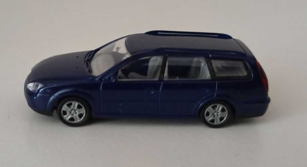 Macheta Ford Mondeo MK3 Break 2002 - Rietze 1/87 H0