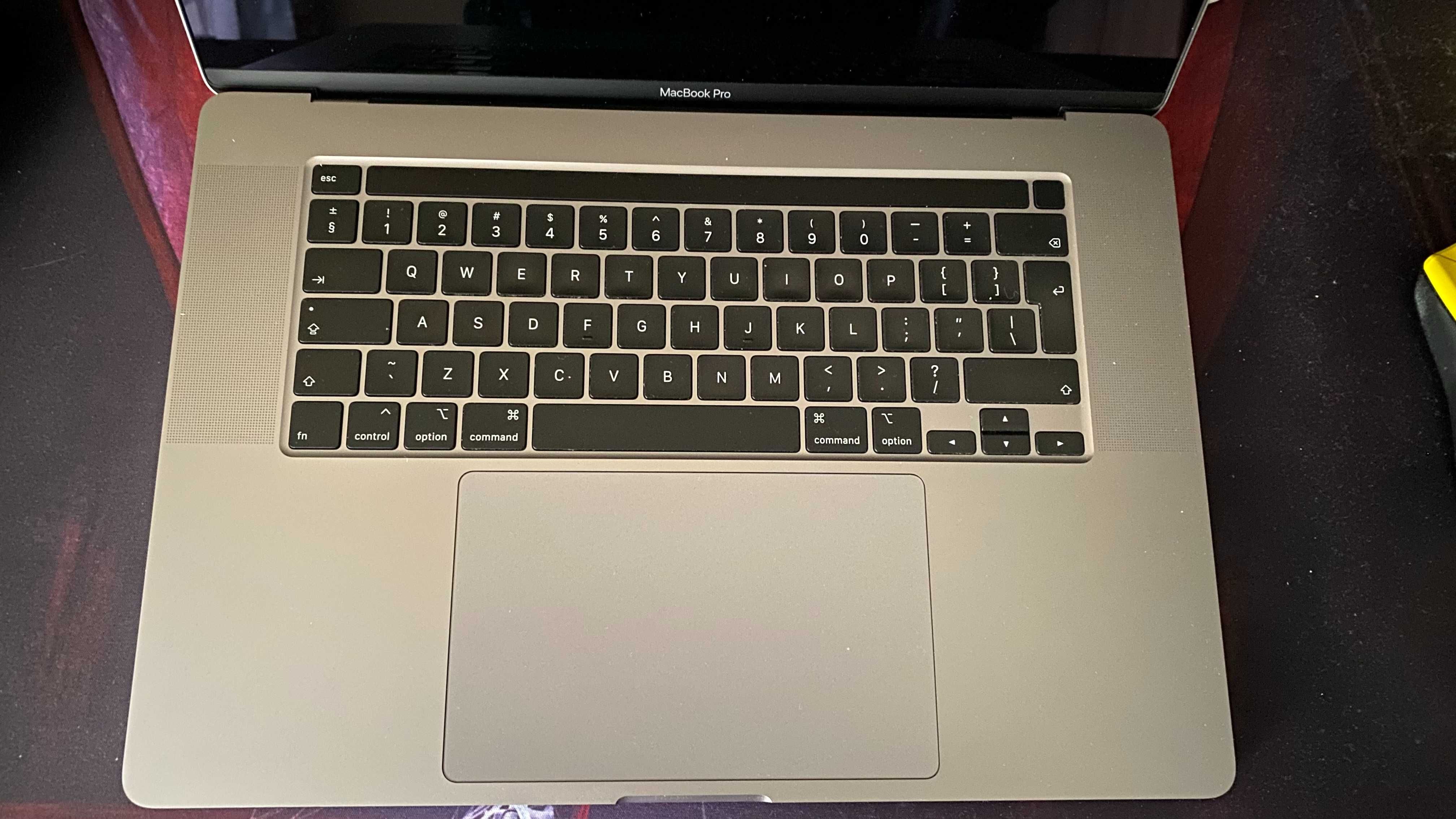 Лаптоп Apple MacBook Pro