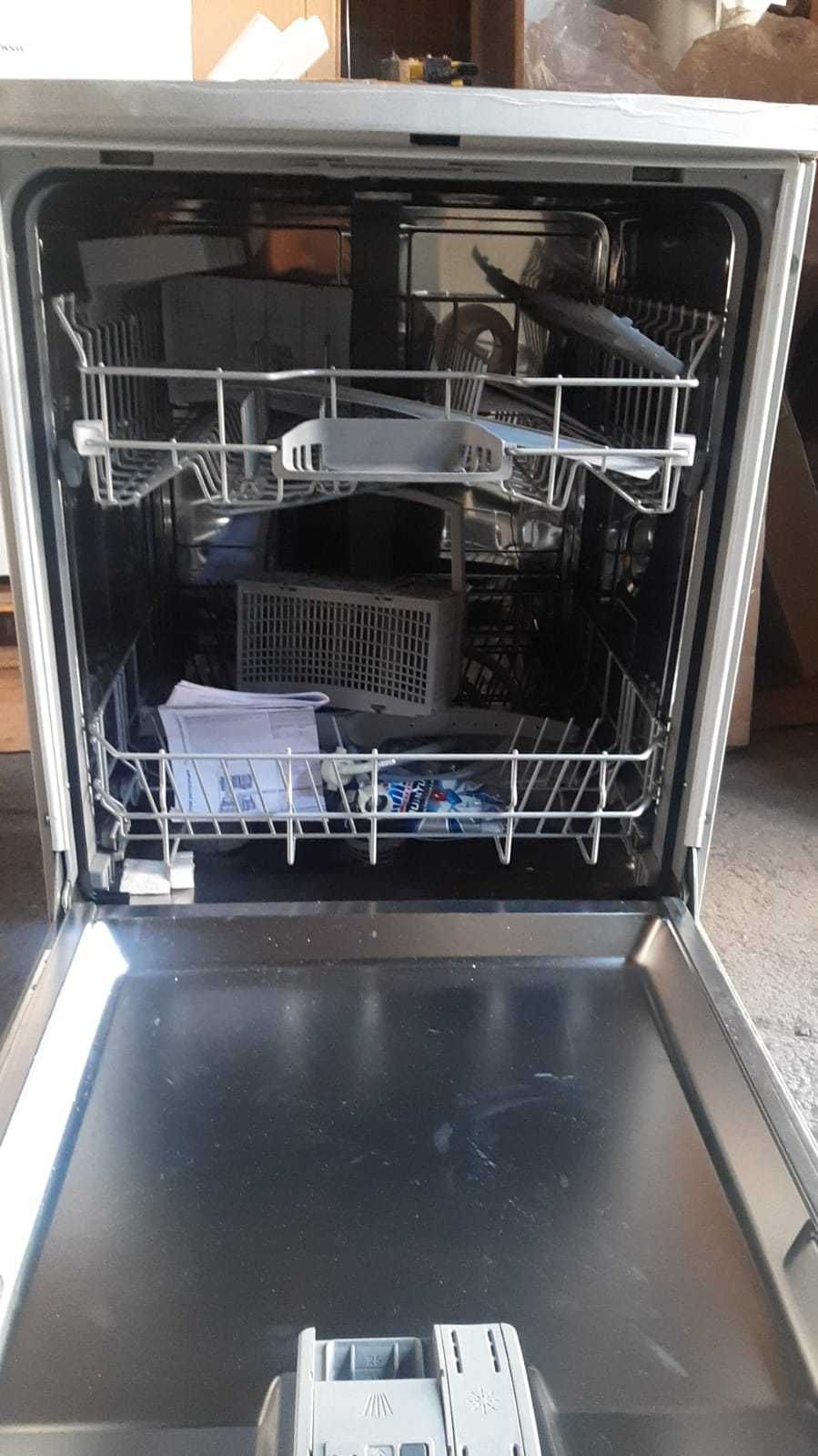Посудомоечная машина Bosch SMS44DI01T серебристый