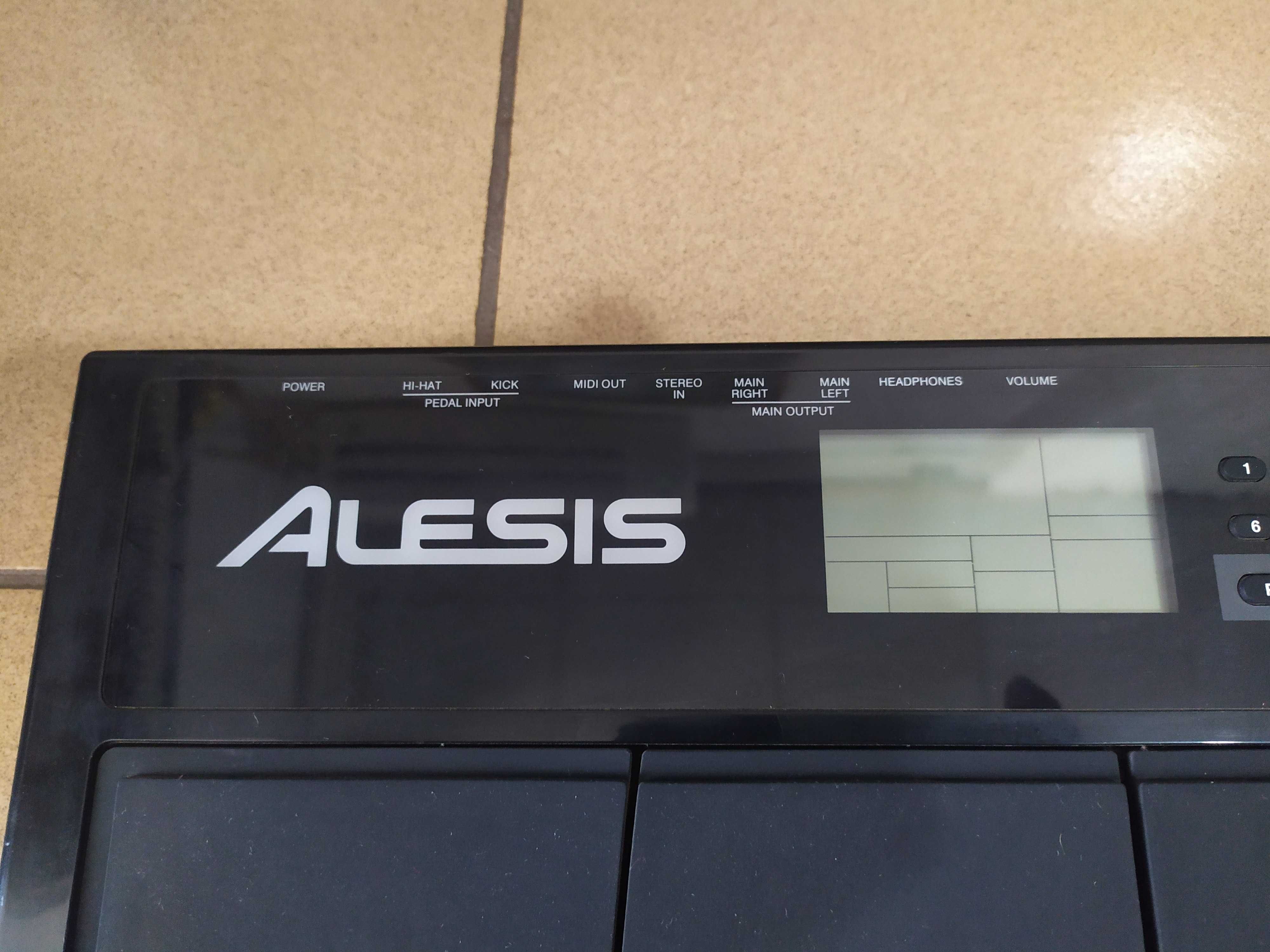 Синтезатор електронни барабани Alesis Performance Pad .