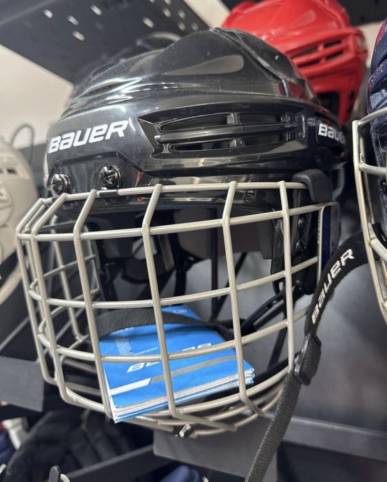 Хоккейная  Форма  Шлем хоккейный ССМ  BAUER от 125$