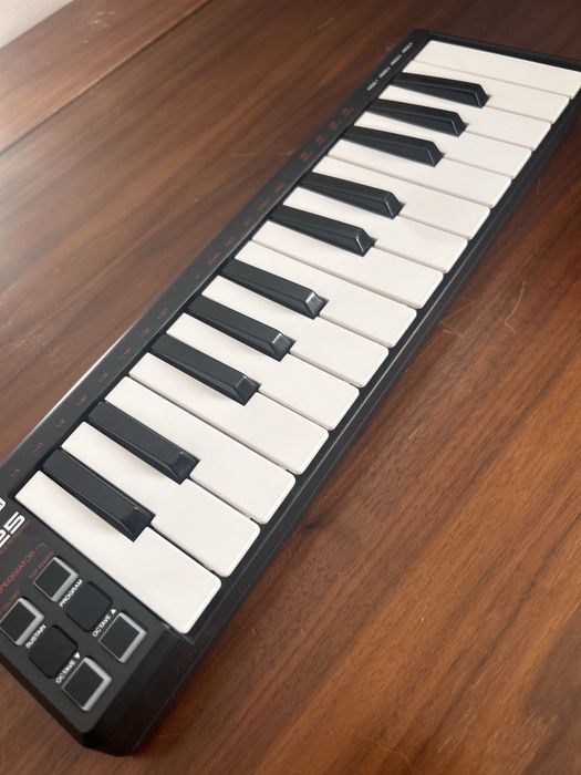 Midi клавиатура акай