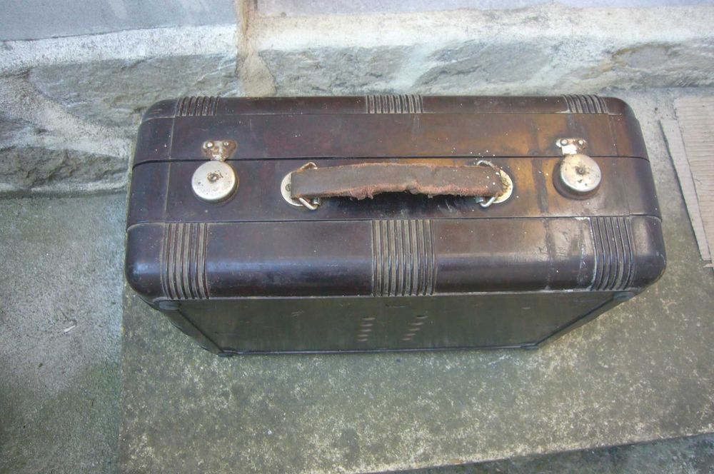 Стар грамофон в куфар