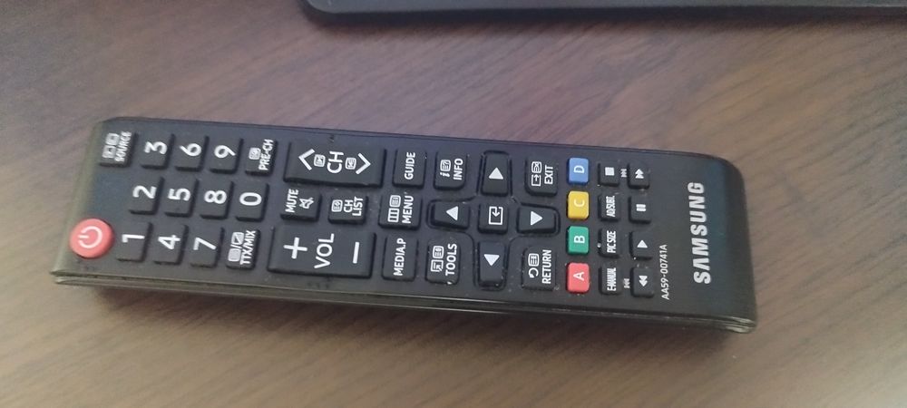 Телевизор Самсунг 32 инча.