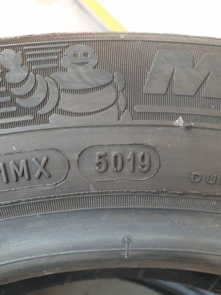 Летни гуми 2 броя MICHELIN Primacy4 165 65 R15 дот 5019