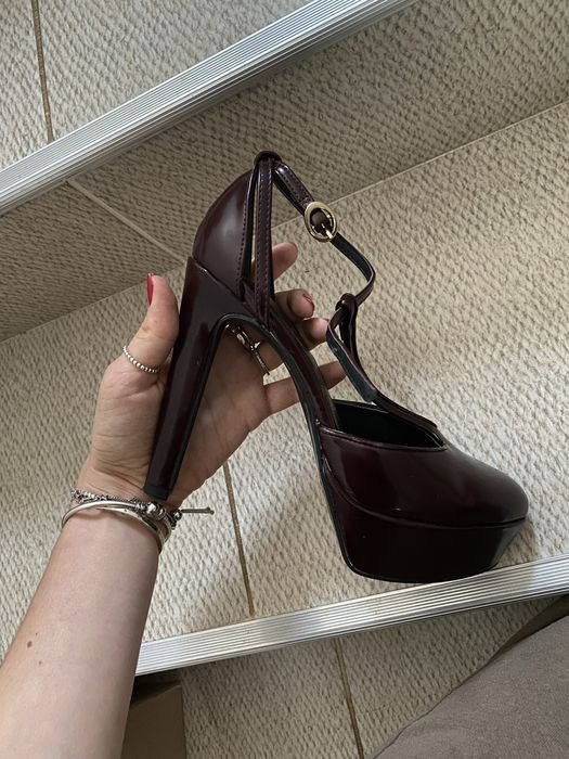 Vand pantofi cu toc / platforma CA NOI