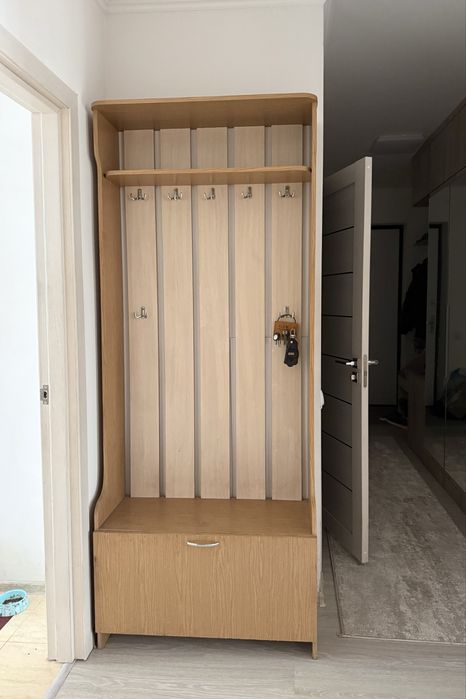Бесплатно отдам прихожую