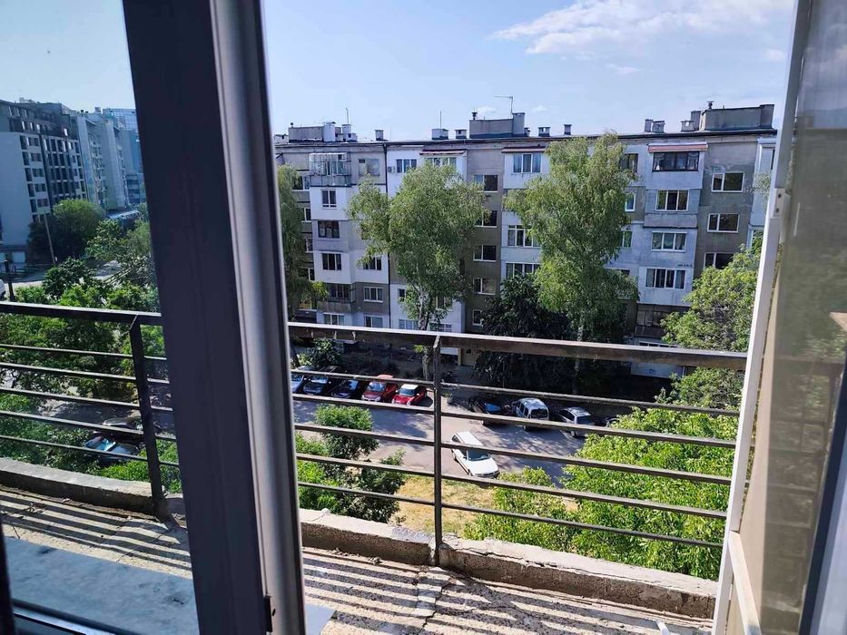 Продава двустаен в гр. София, ж.к. Хаджи Димитър