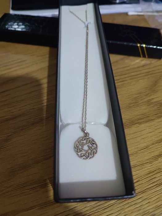 Lănțișor argint + pandantiv Nod Celtic etern – ideal cadou Crăciun
