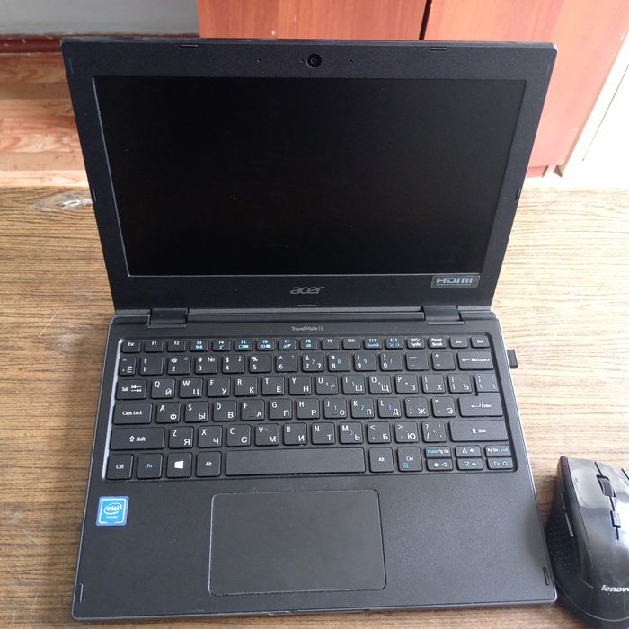 Noutbuk Acer TravelMate B