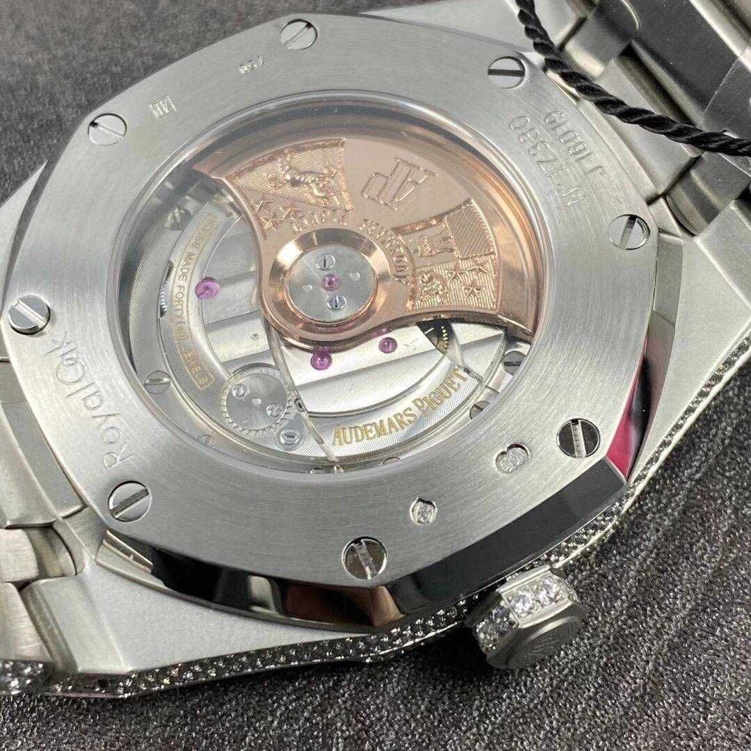 Часовници Audemars Piguet Royal Oak пълен диамант / сребро-злато