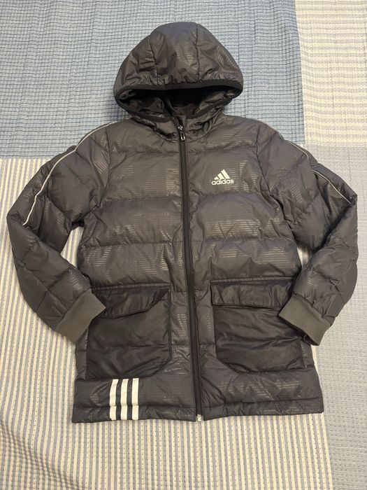 Adidas зимно яке за момче за около 9-10 години