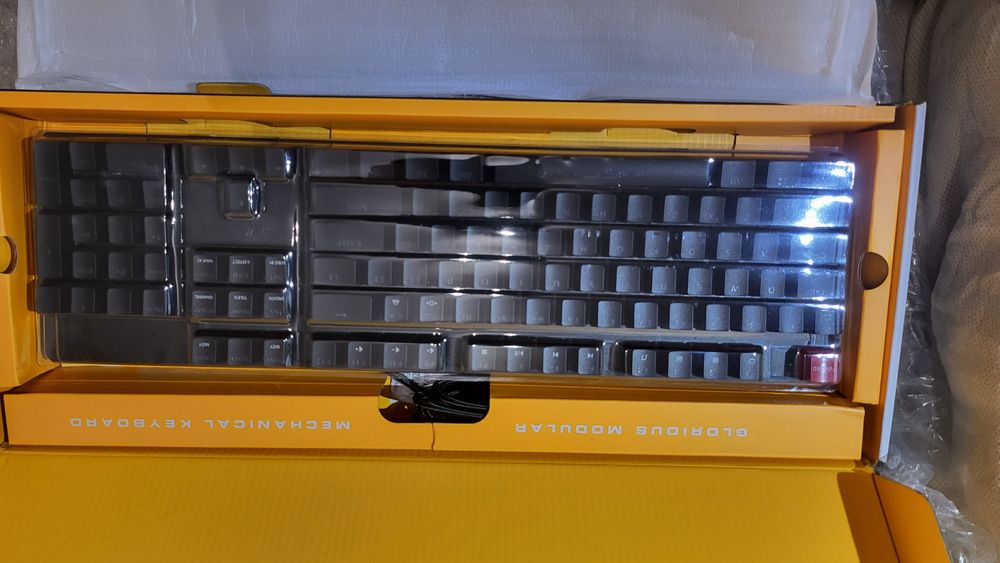 Нова ТОП геймърска клавиатура Glorious GMMK Full-Size RGB