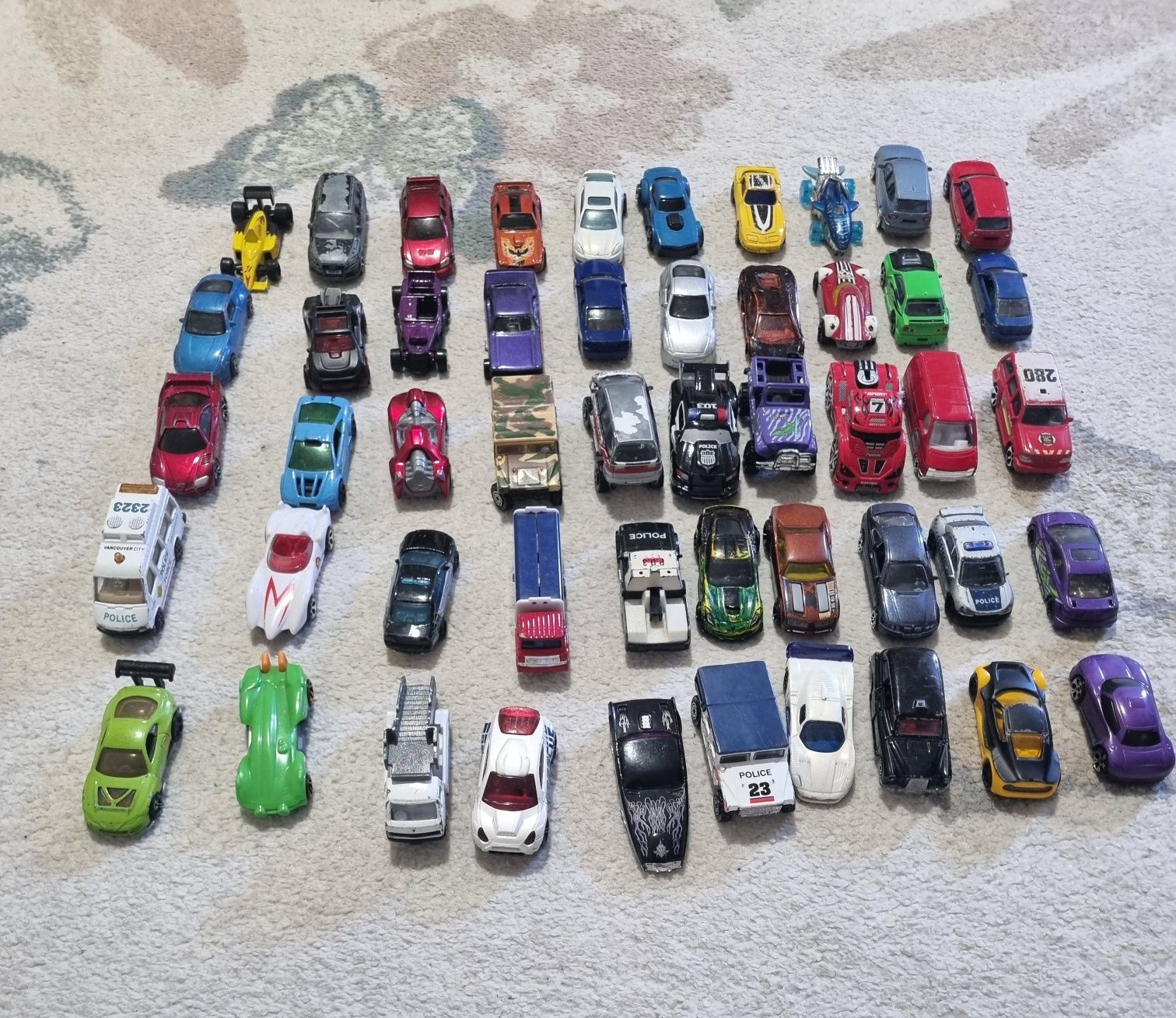 50 masinute Hotwheels