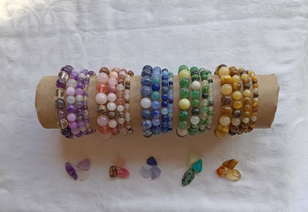 ЛЕЧЕБНА ГРИВНА от 3 вида полускъпоценни камъни. КОЛЕДА