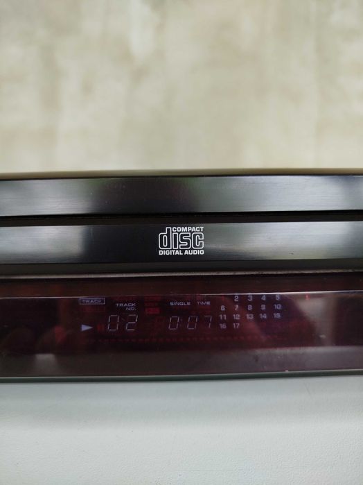 Cd-Player Kenwood model: DPF-1030. Foarte bine intretinut!