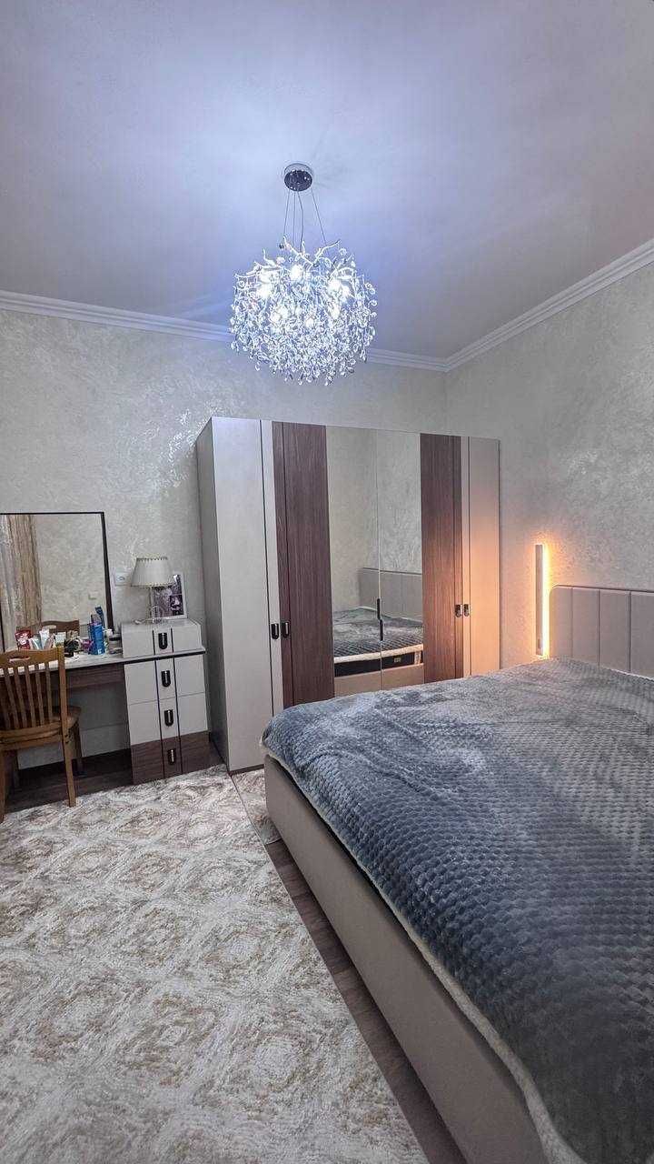 Первая линия Саракулька 4.5 соток, фасад 15, комнат 6,  200м2