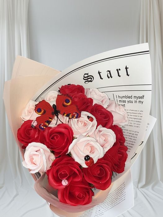 Buchet 19 trandafiri din sapun
