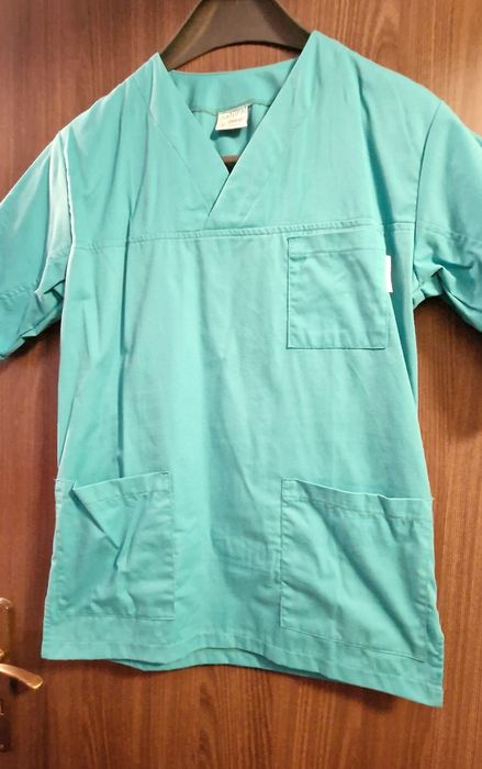 Vând costum medical Natural Design