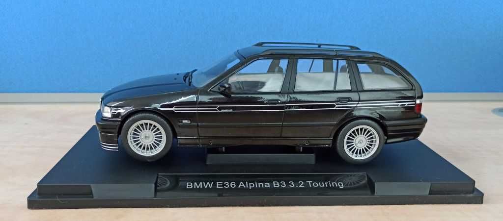 Macheta BMW E36 Alpina B3 3.2 Touring Break 1995 negru - MCG 1/18