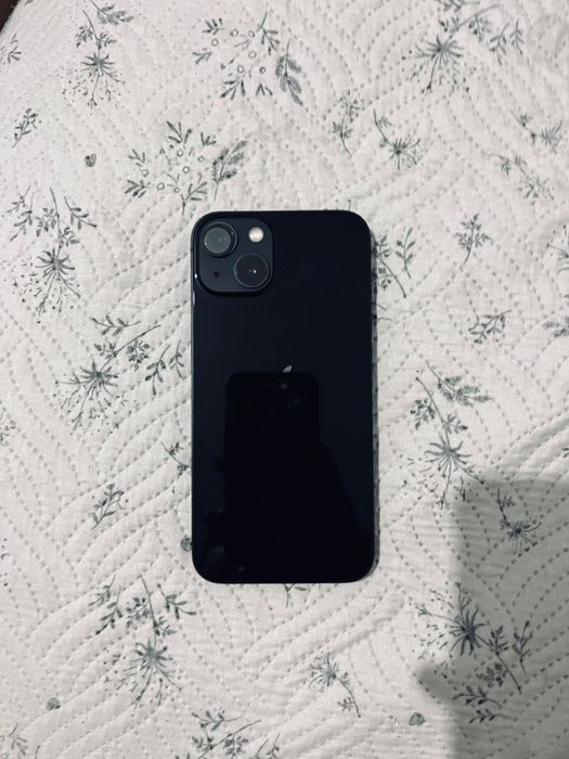 Срочно продам айфон 13