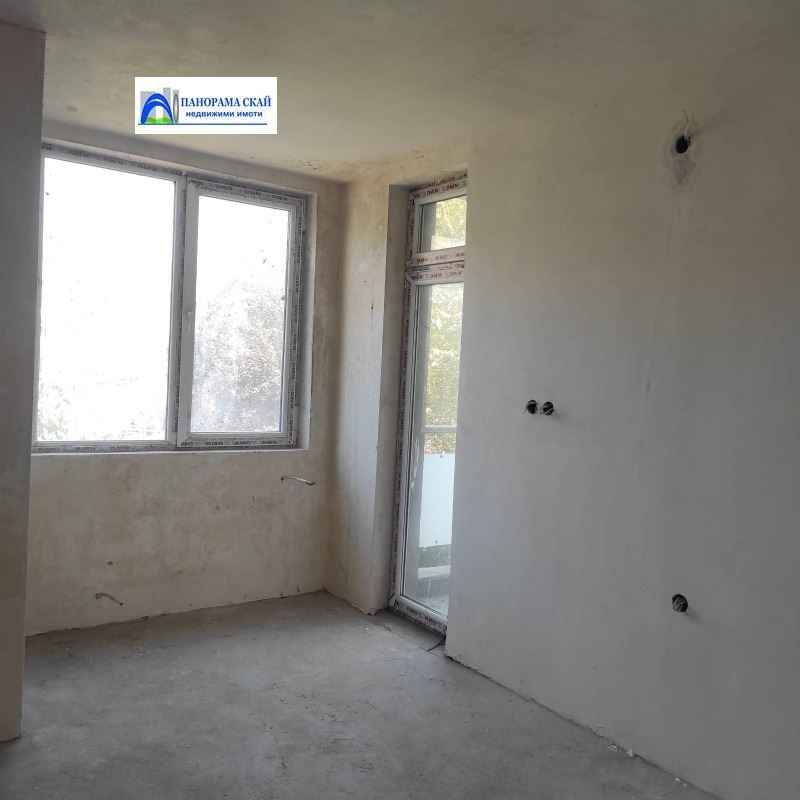 Продава се Тристаен апартамент в Плевен, Идеален център - 91 кв.м за 1484 €/кв.м - Снимка #6