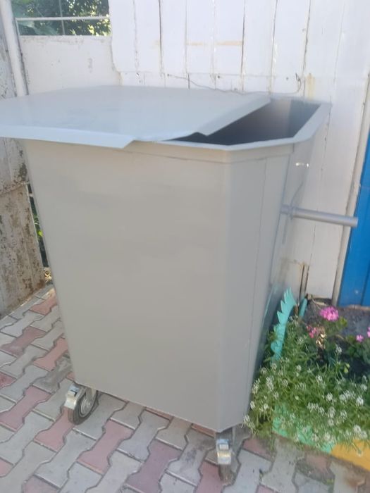 Продается мусорный  бак
