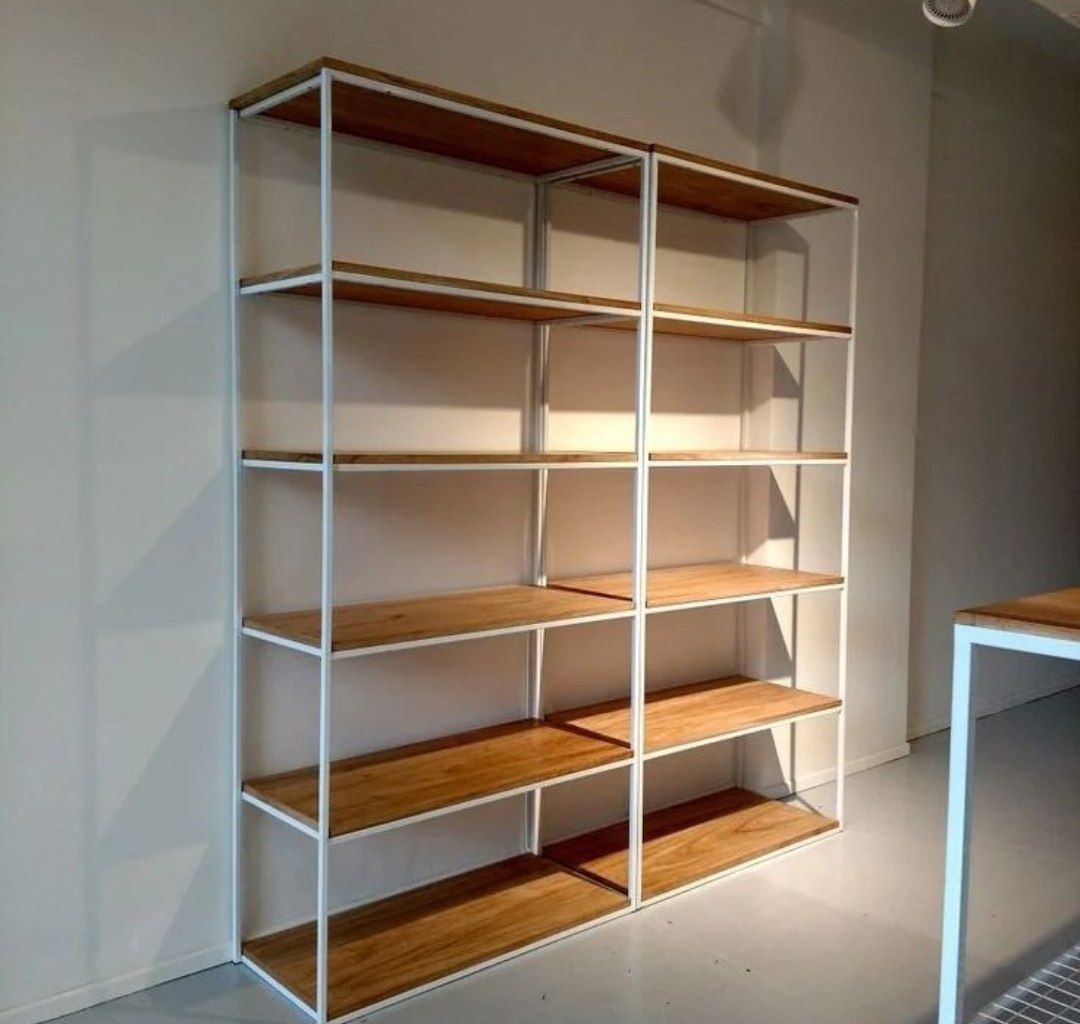 Stelaj/javon/loft uslubidagi metall konstruksa