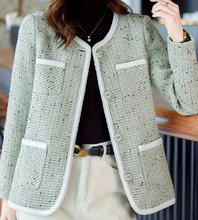 Элегантный женский верхний пиджак