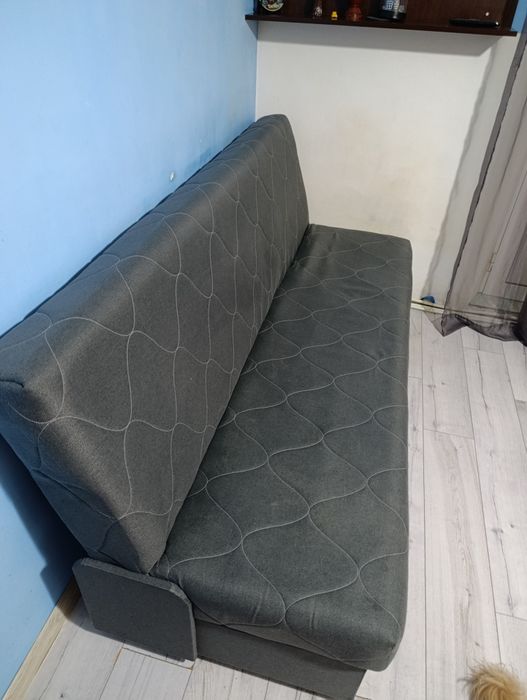 Canapea mica culoare gri