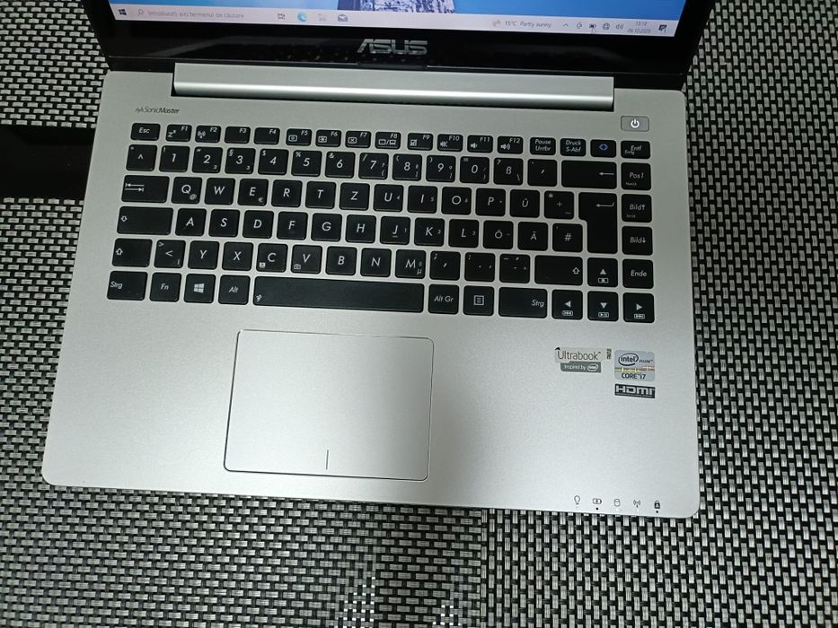 Laptop Asus în s400c
