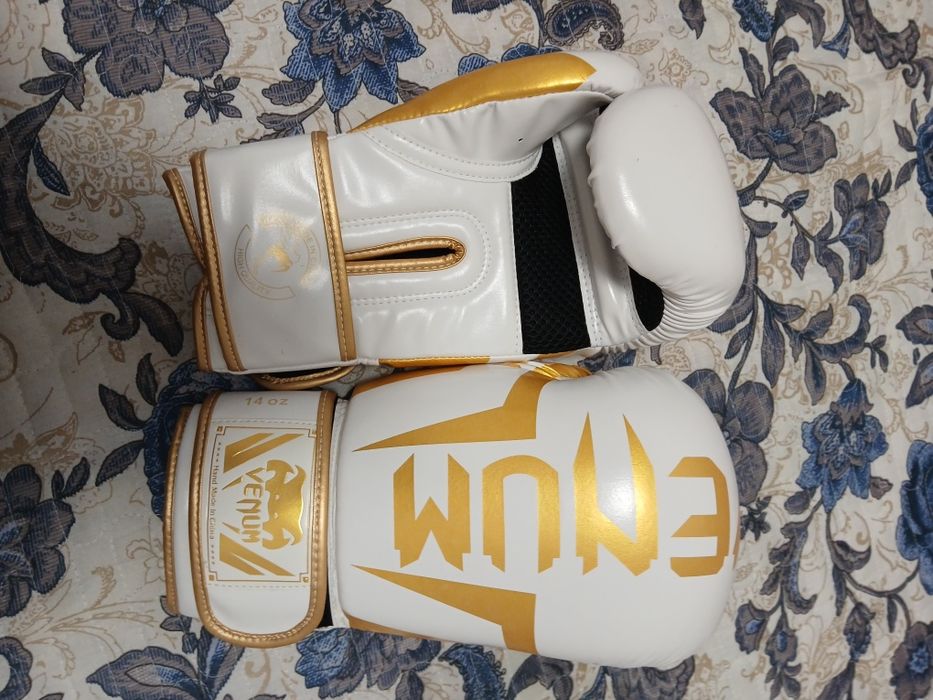 Бокс перчатка 14 р