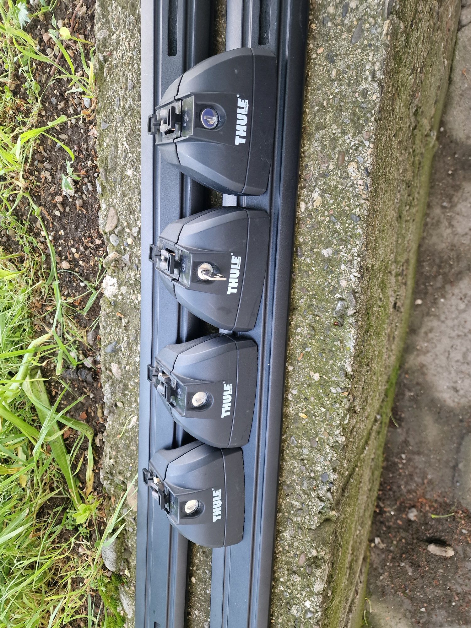 Thule Wingbar греди в комплект със захвати  753  и кит