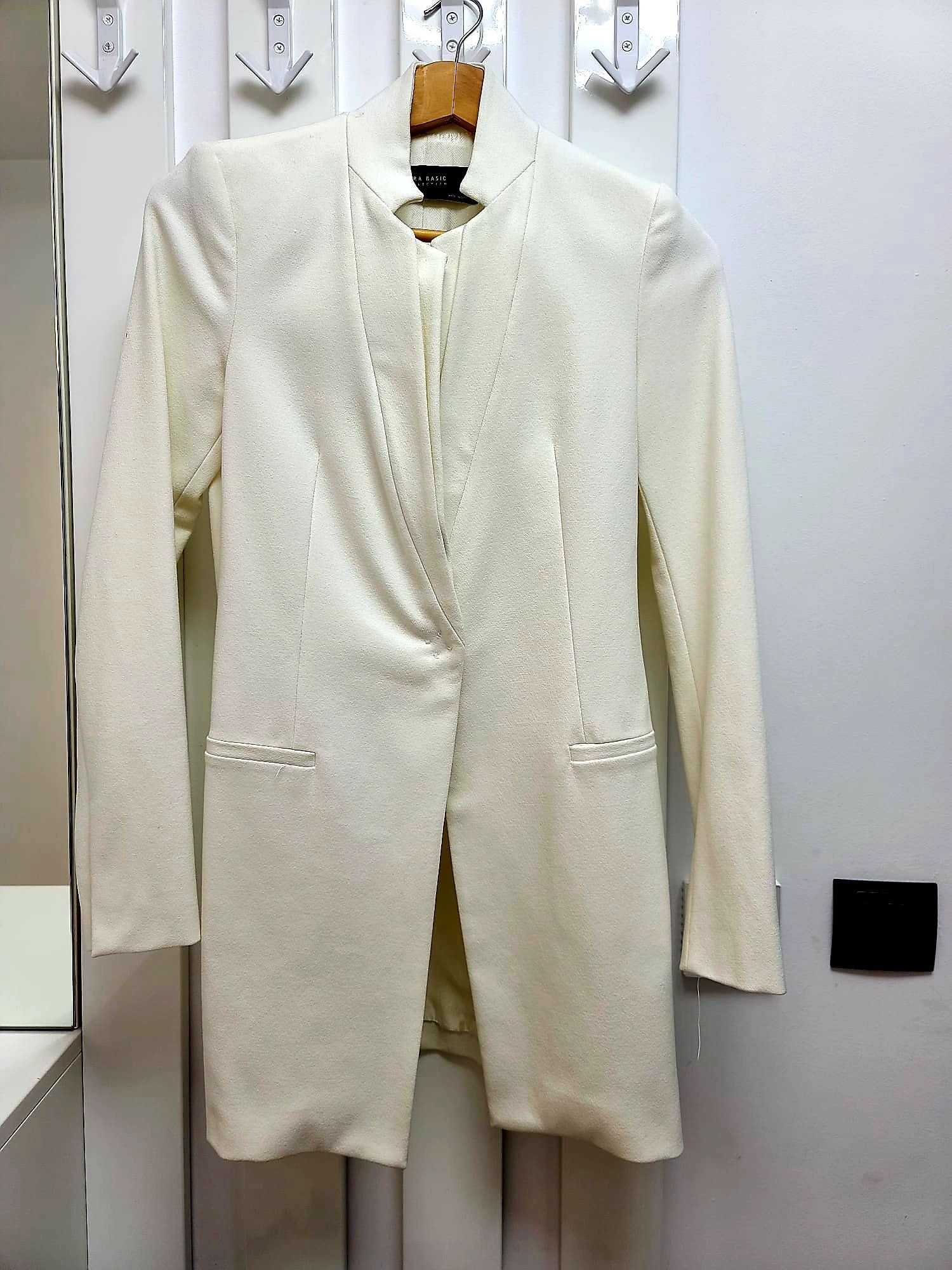 Sacou dama Zara alb / negru tip palton - Transport GRATUIT
