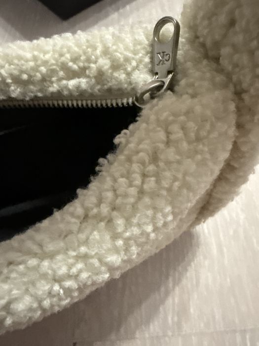 Чисто нова mini оригинална чанта на Calvin Klein