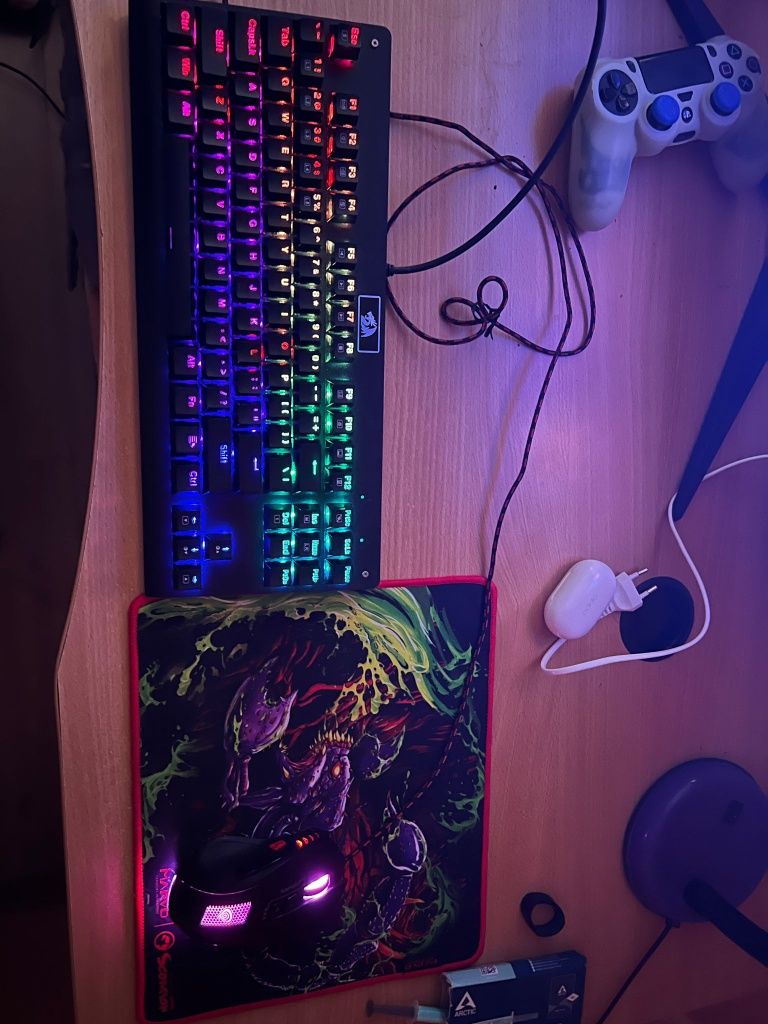 Vand set mouse, tastatura si mousepad