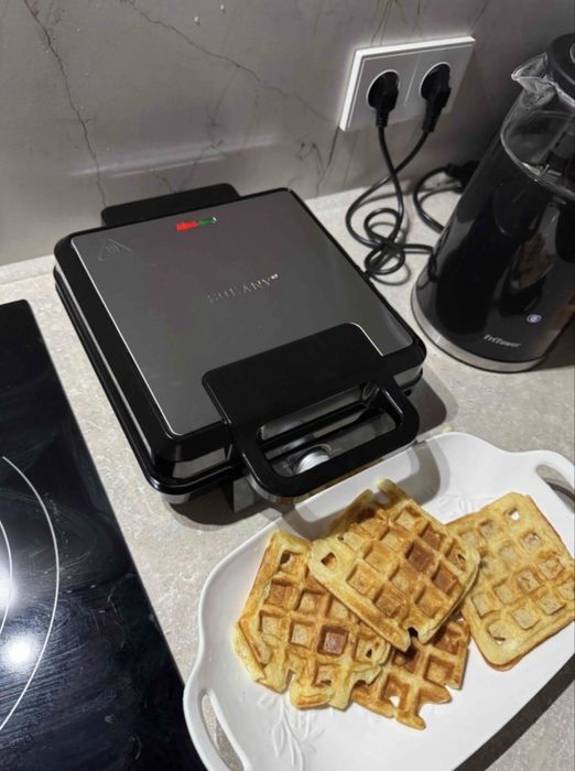 Вафельница RAF R.2208