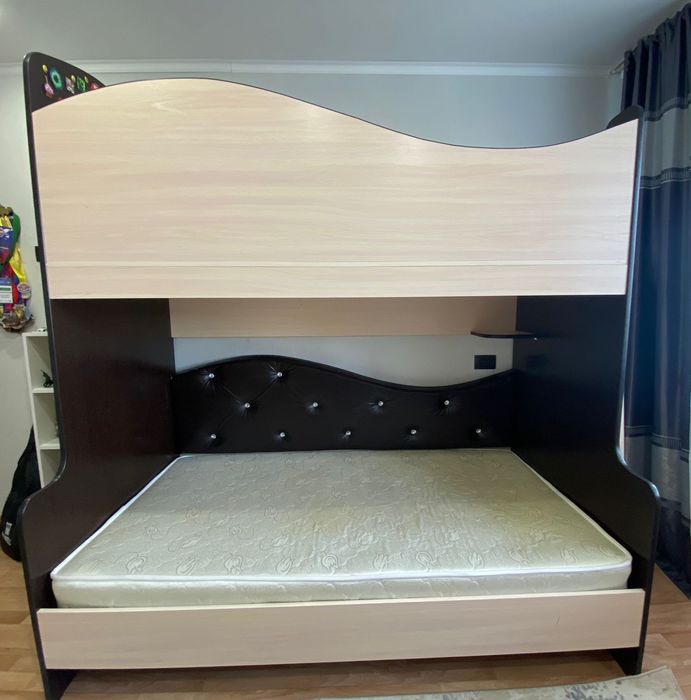 Двухъярусная кровать