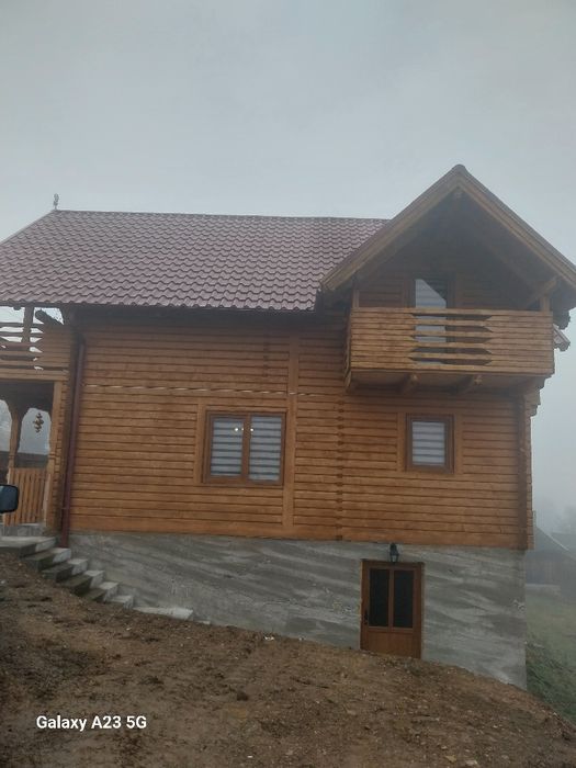 Închiriez cabana de craciun si revelion pentru 12 persoane, 5500