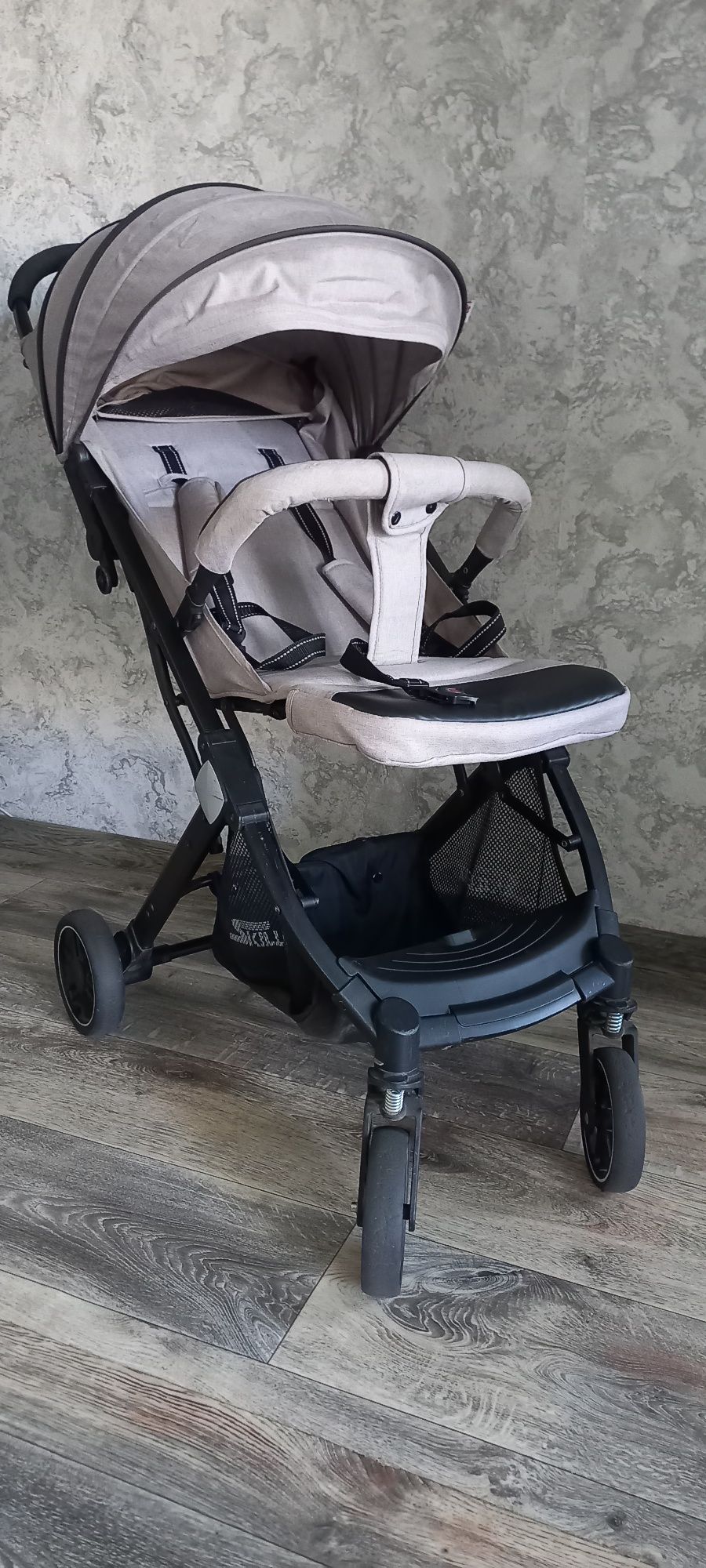 Продам детскую коляску